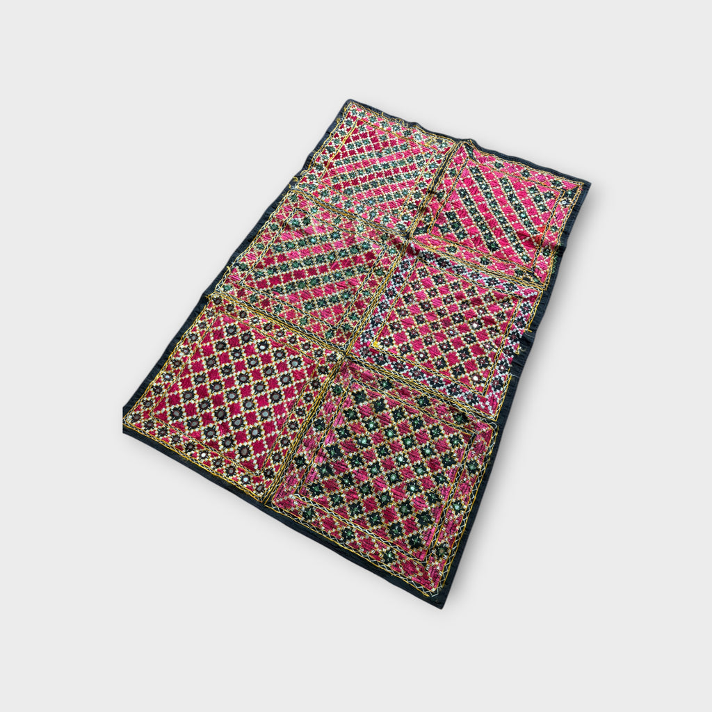 Gujurati textile, Kutch embroidery – Collector's Item