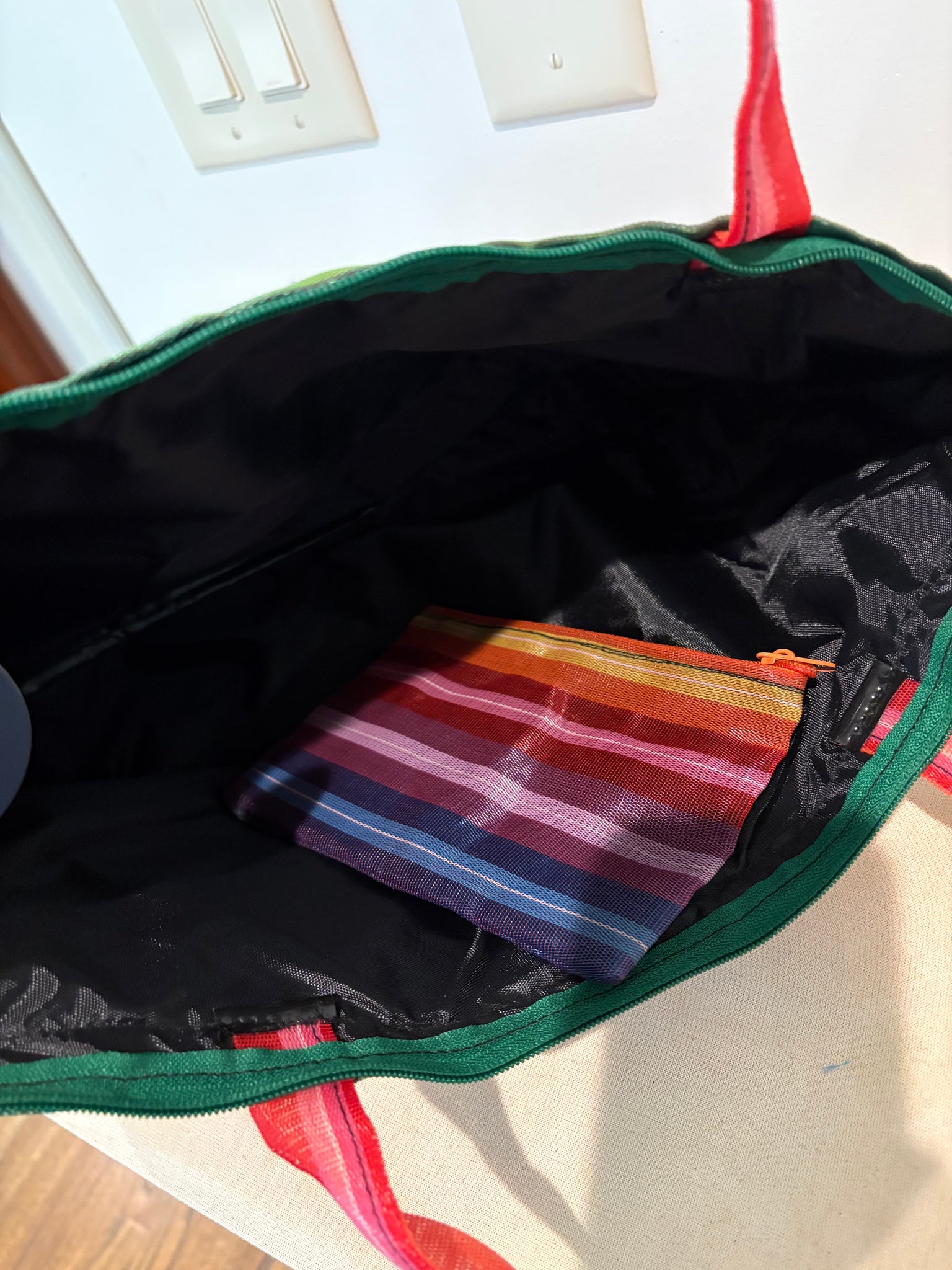 Bag and wallet, made of recycled plastic, Mexico