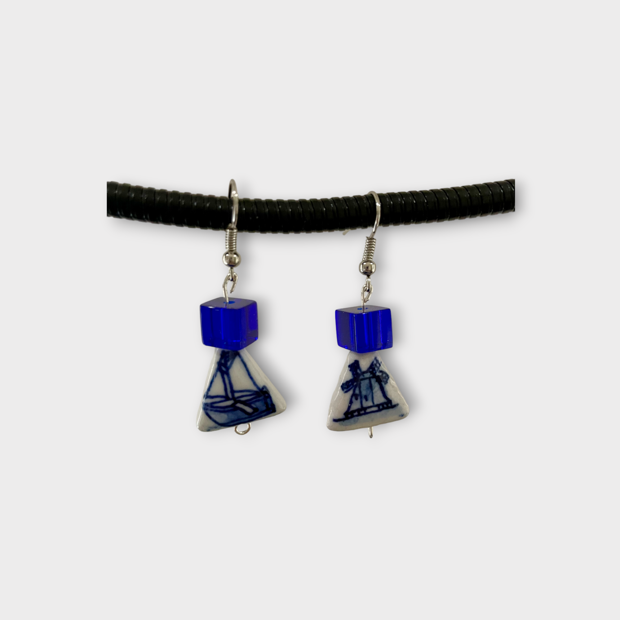 Delft blue ceramic earrings ship/windmill