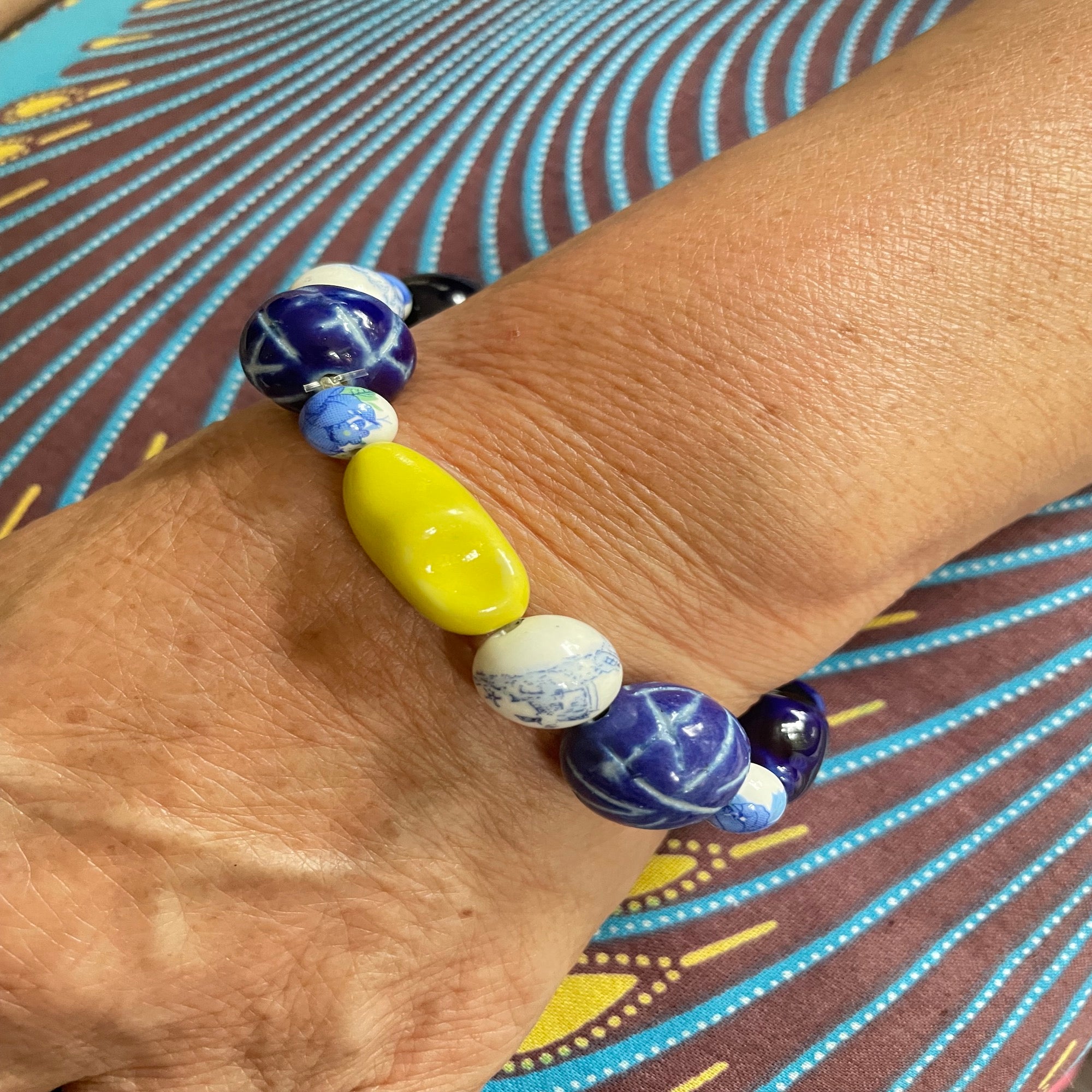 Delft blue ceramic bracelet MIX yellow glog