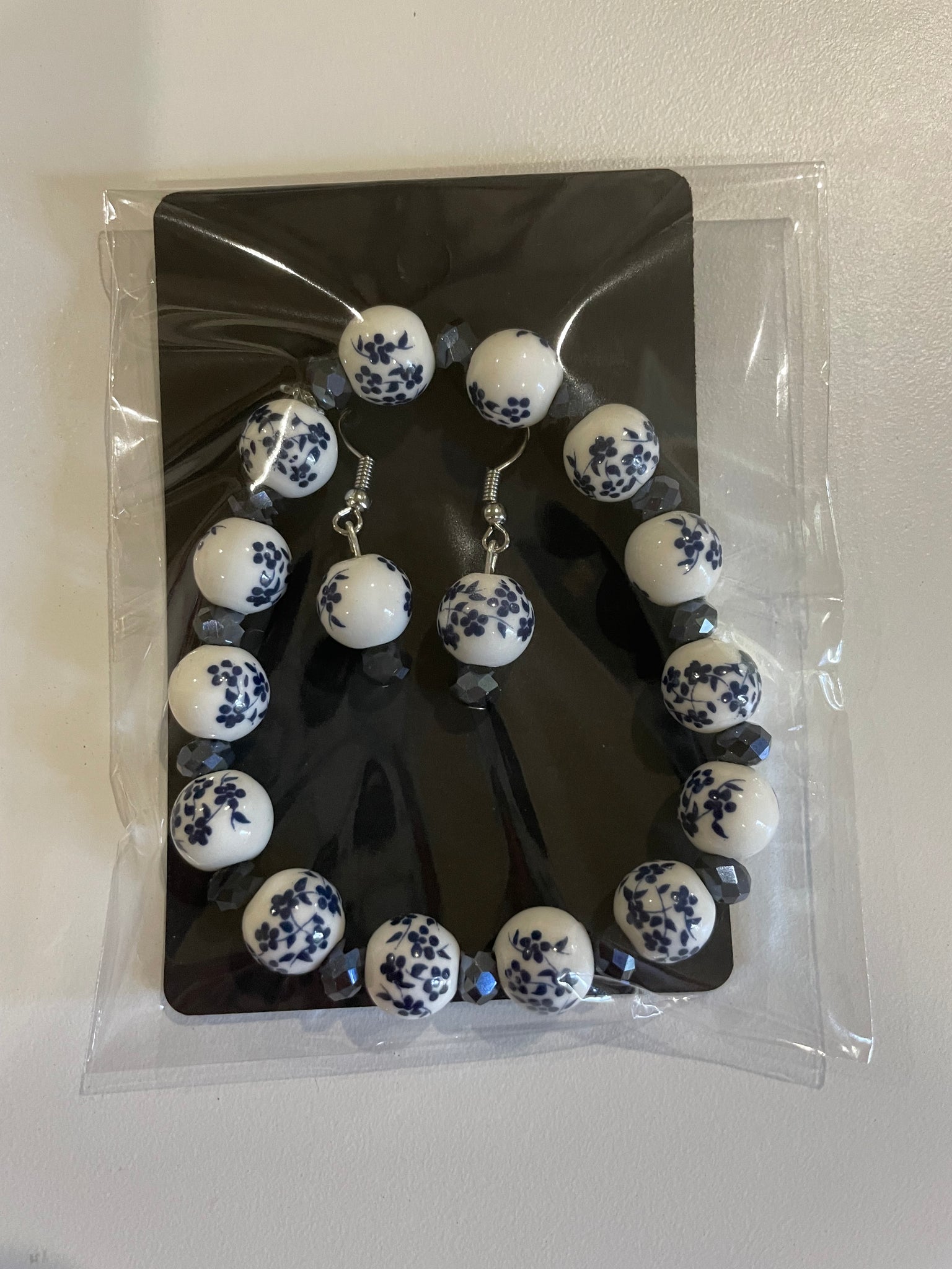 Delft blue ceramic set of bracelet and earrings Forget me not