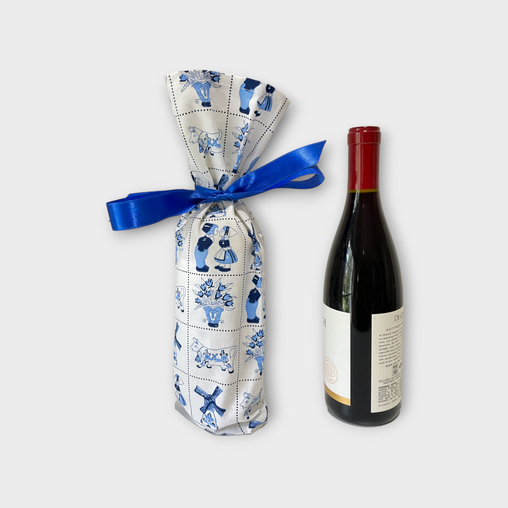 Dutch Heritage Bottle gift bag made from delftblue fabric