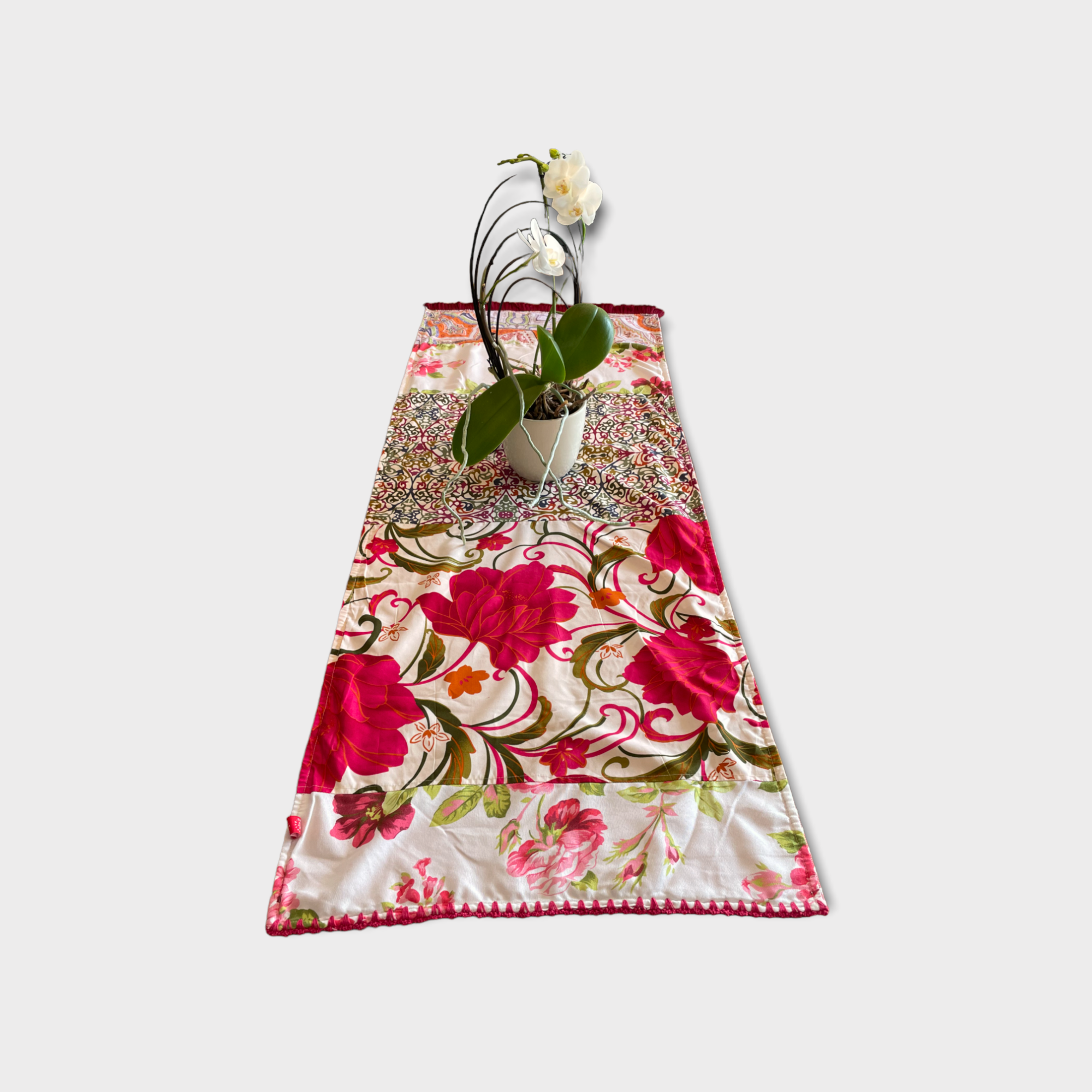 Inabel table runner with colourful backing