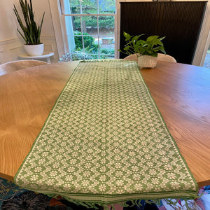 Inabel bed or table runner, Green