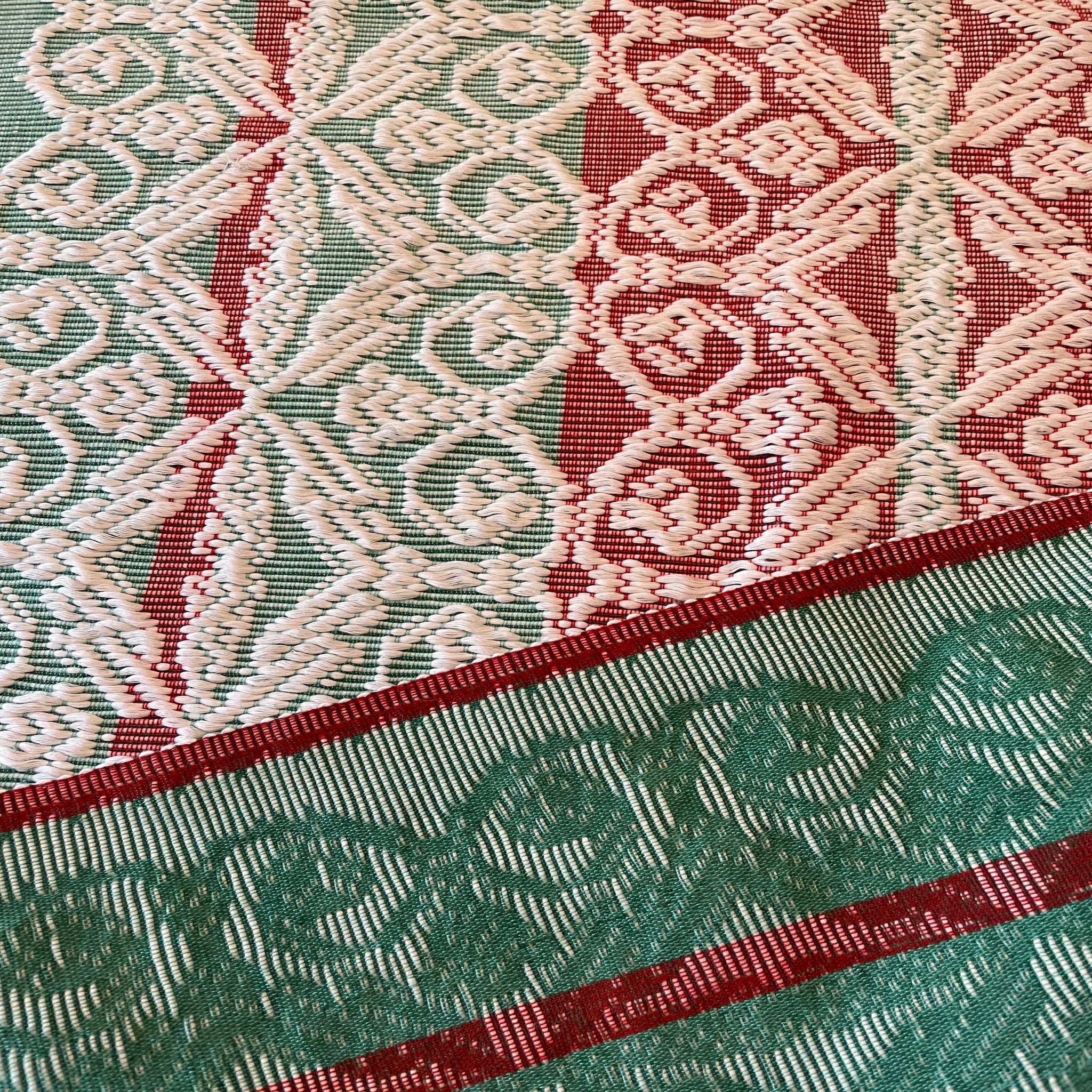 Inabel bed or table runner, Green and red
