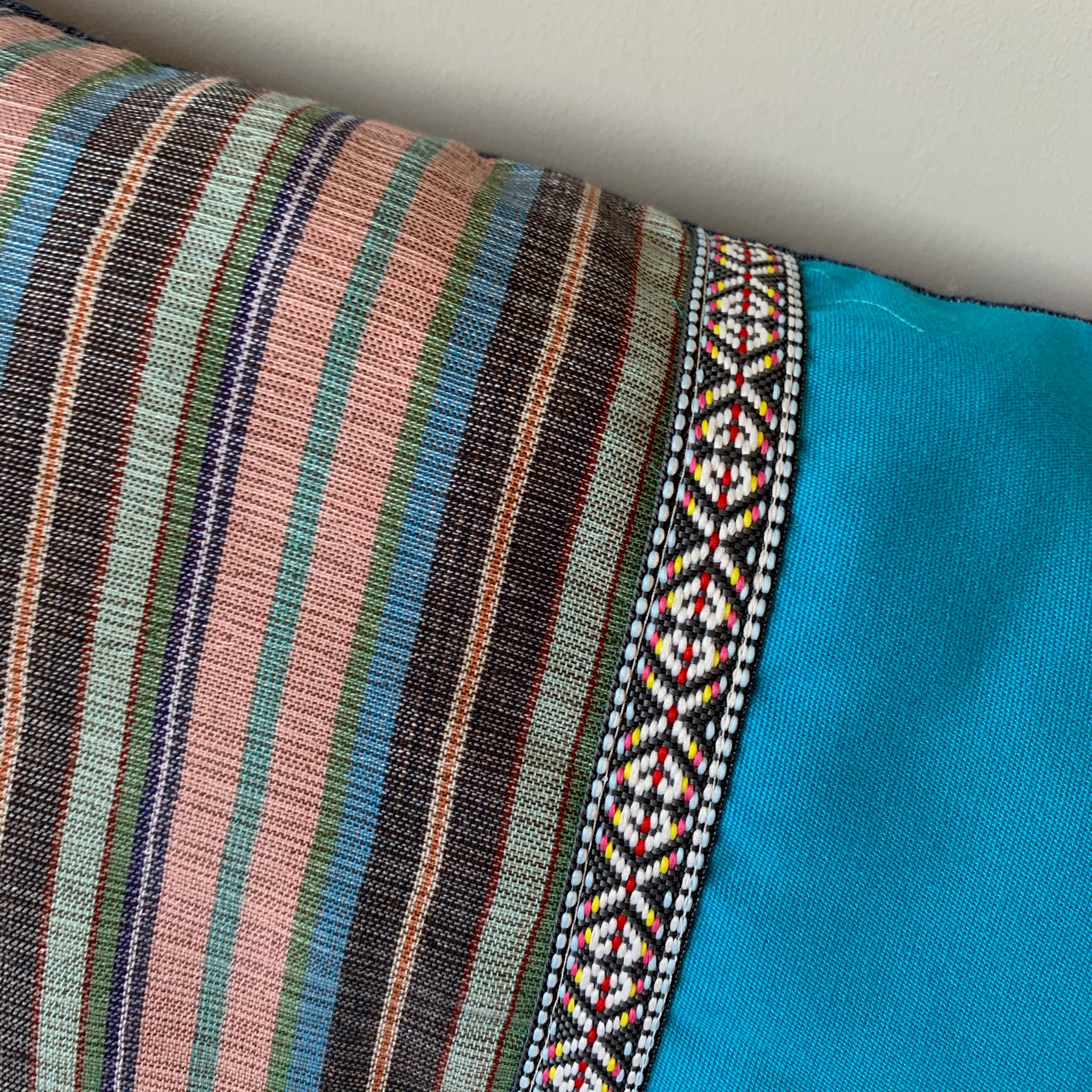 Long Kantarines lumbar pillow *Turquoise/pink