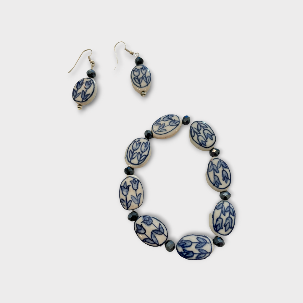 Delft blue ceramic set of bracelet and earrings TULIP